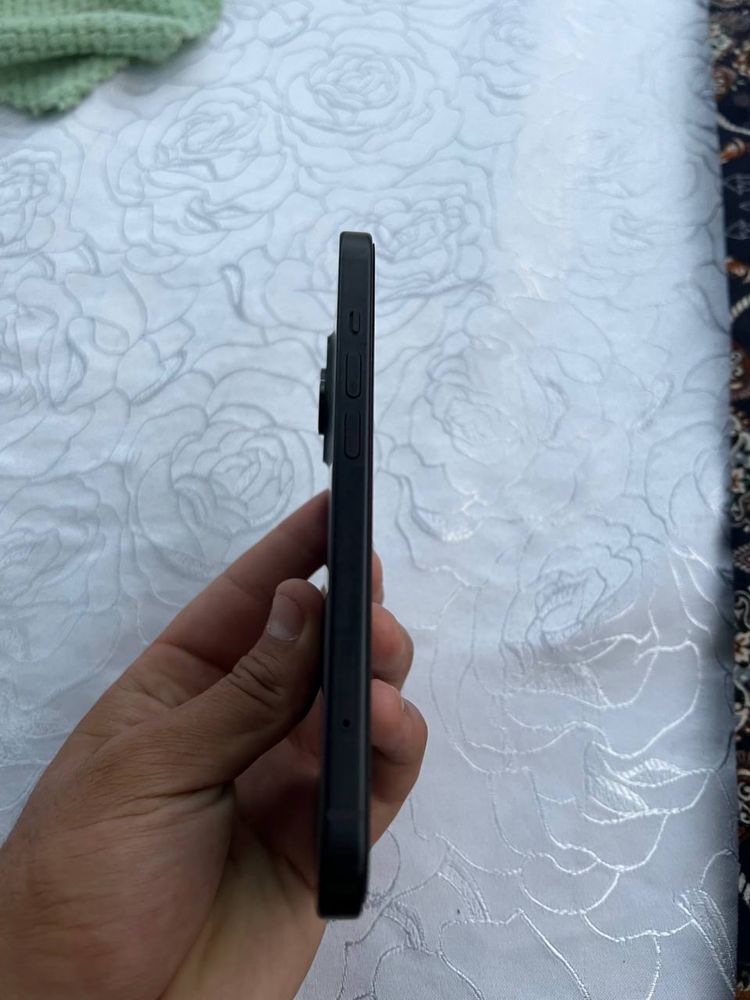 Iphone 15 o'zi.
