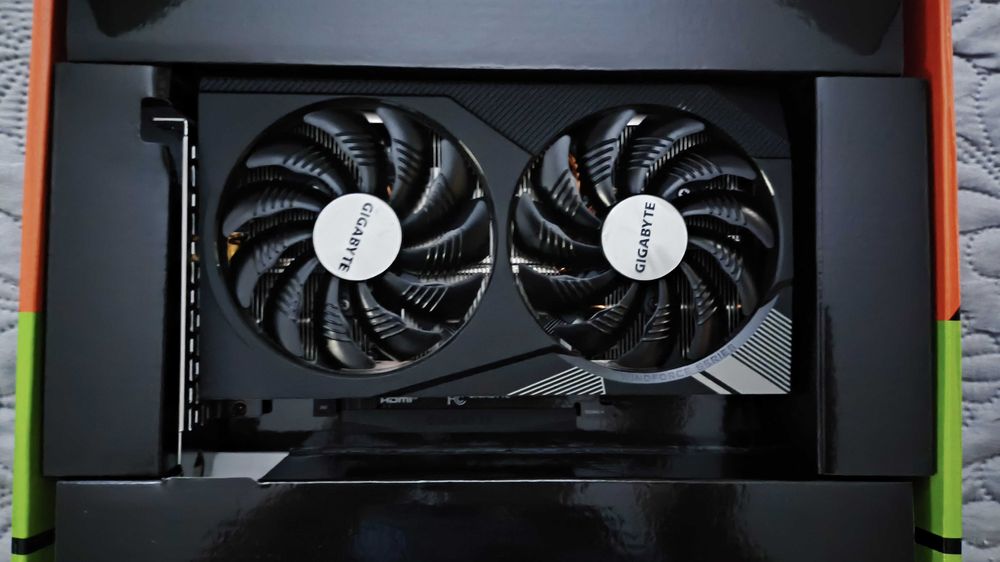 Placa video nVIDIA 12 GB