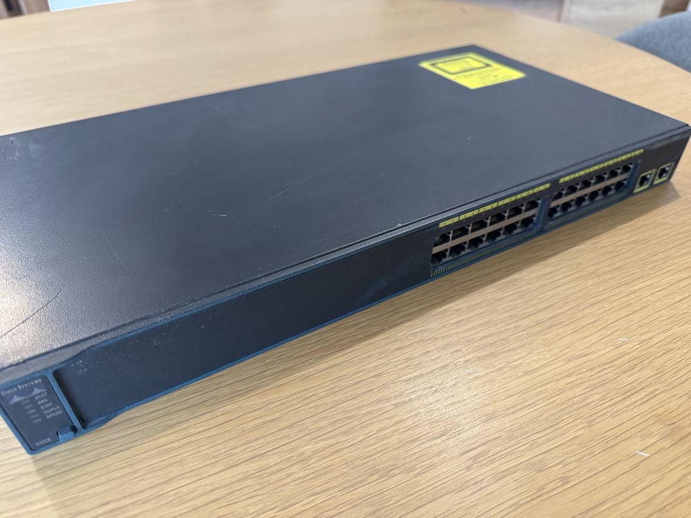 Cisco C2960 Network Switch WS-C2960-24TT