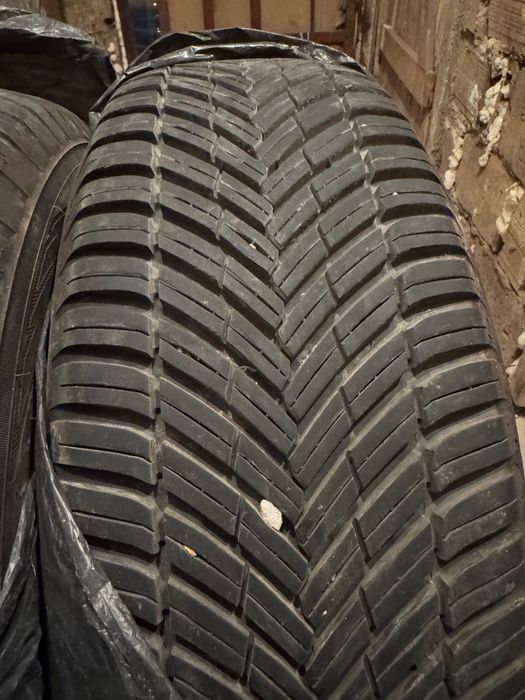 Зимни Lassa и Всесезонни Toyo като нови с фактури 195 / 65 / 15