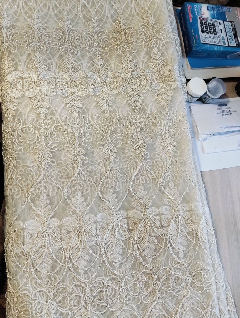 Продам тюль на два окна