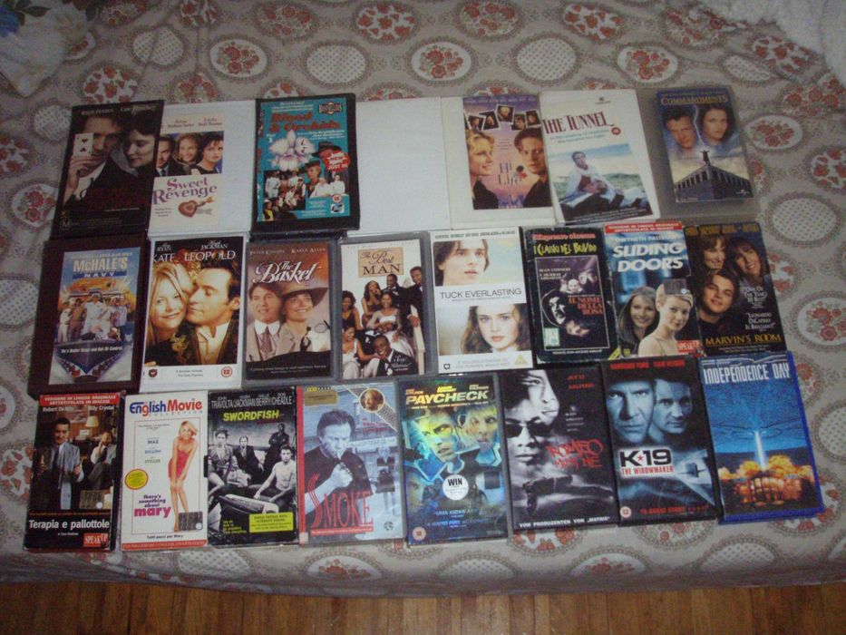 Casete video VHS originale cu film, majoritatea in engleza