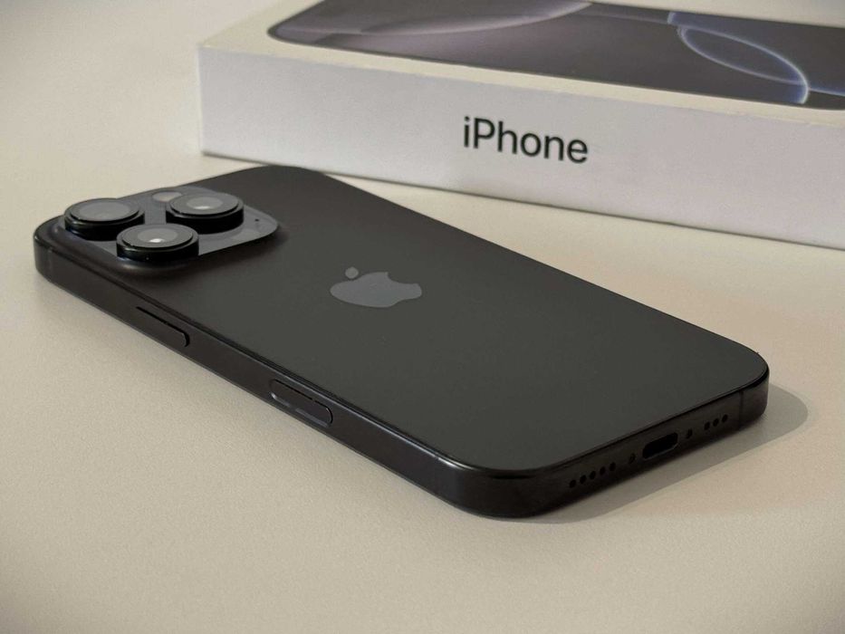 Бартер! Перфектен. iPhone 16 Pro Black Titanium (Черен)