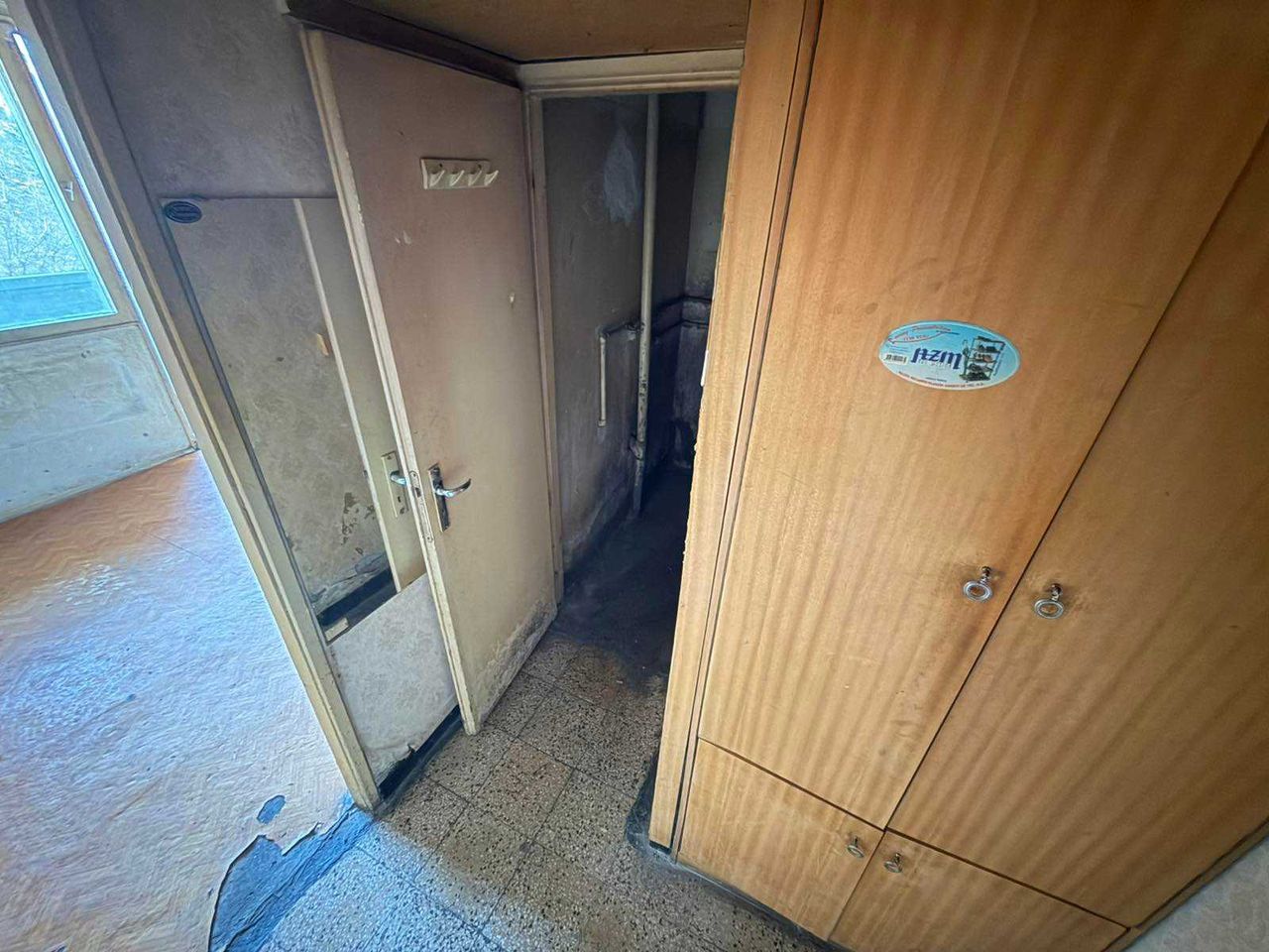 Продава се Двустаен апартамент в Велико Търново, Център - 42 кв.м за 1024 €/кв.м - Снимка #4