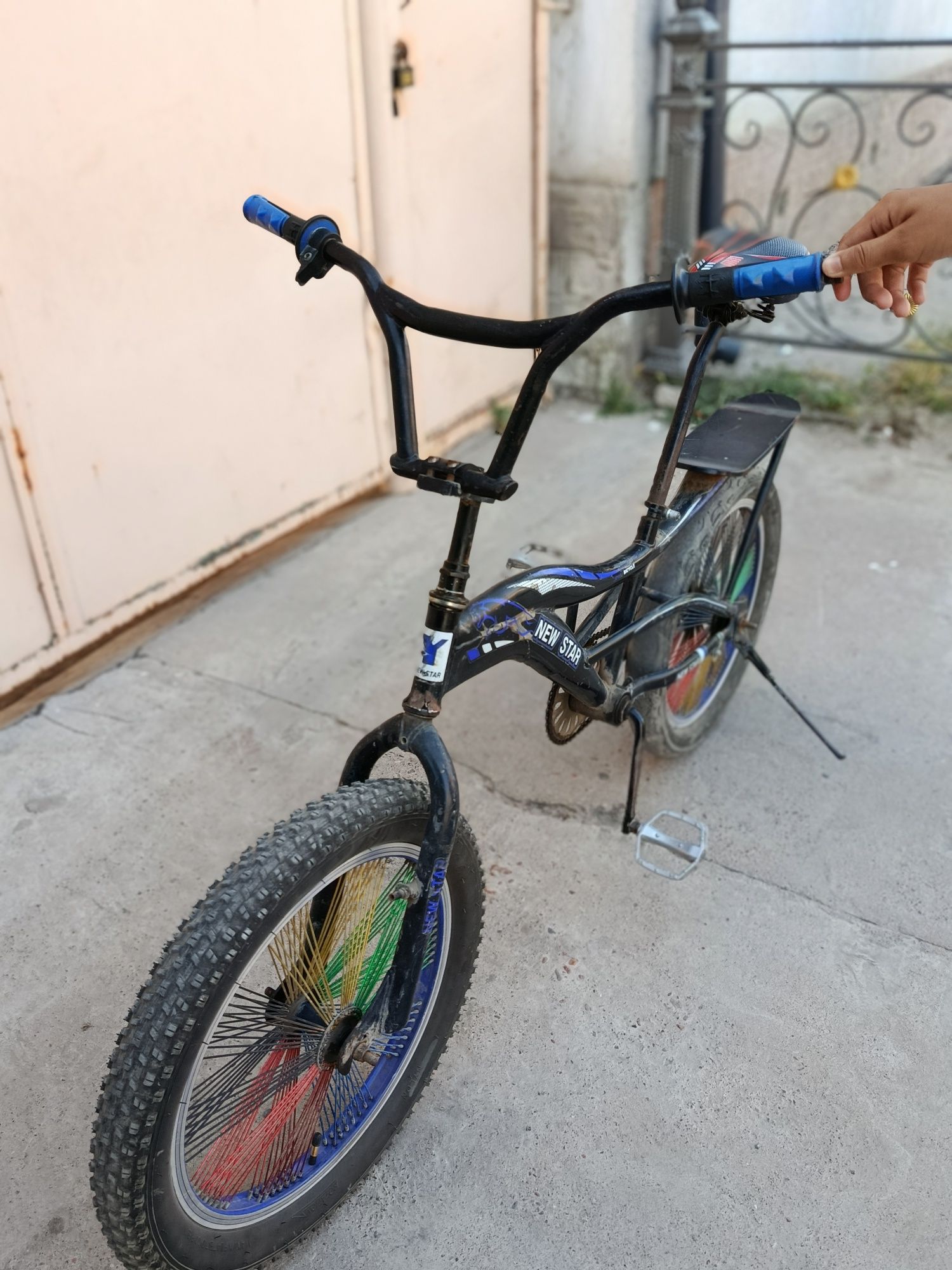 Newstar velosiped sotilmoqda.