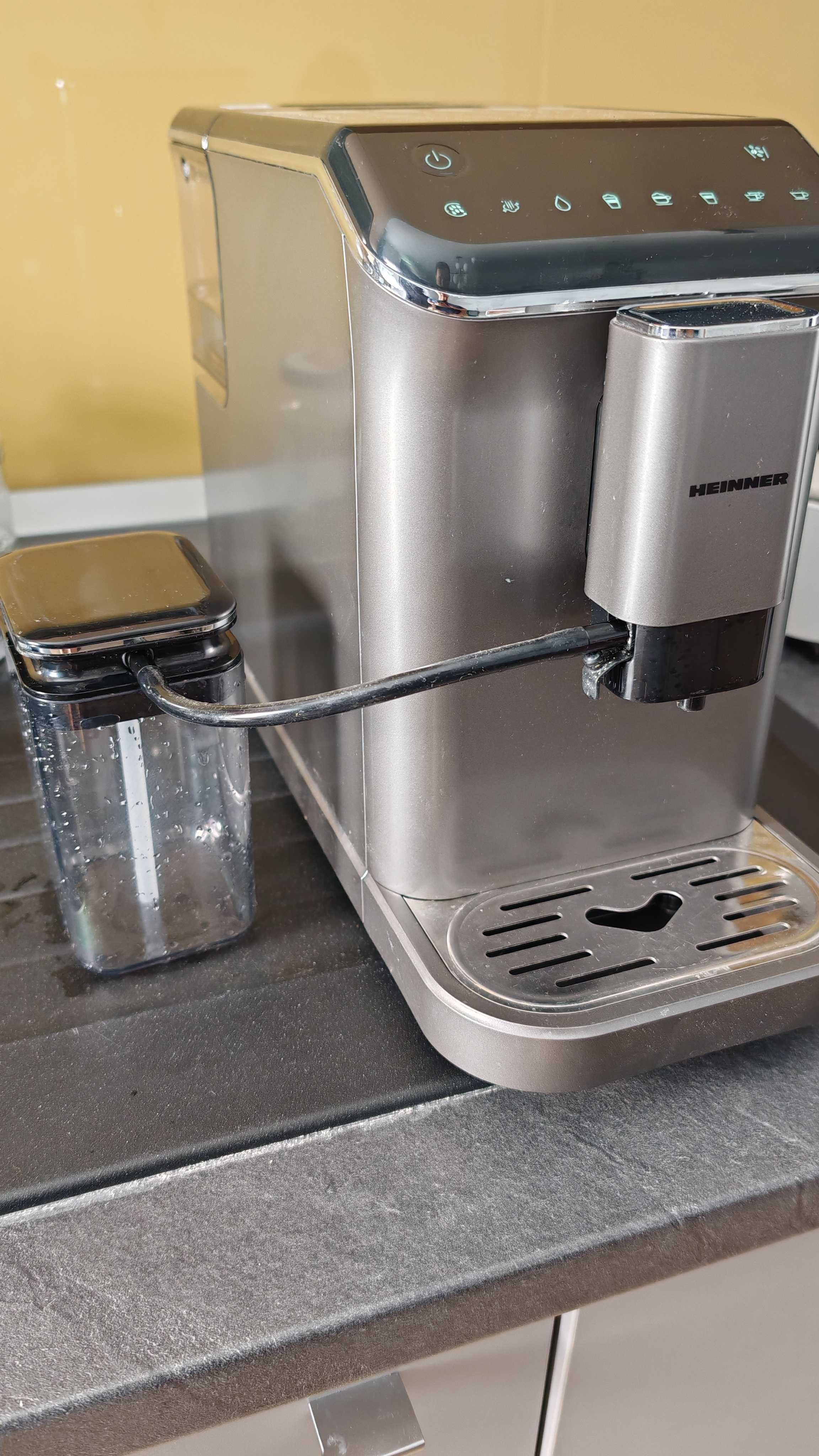 Espressor Automat Heinner Genesis HEMA-D20DGREY + 2.5 ani garantie