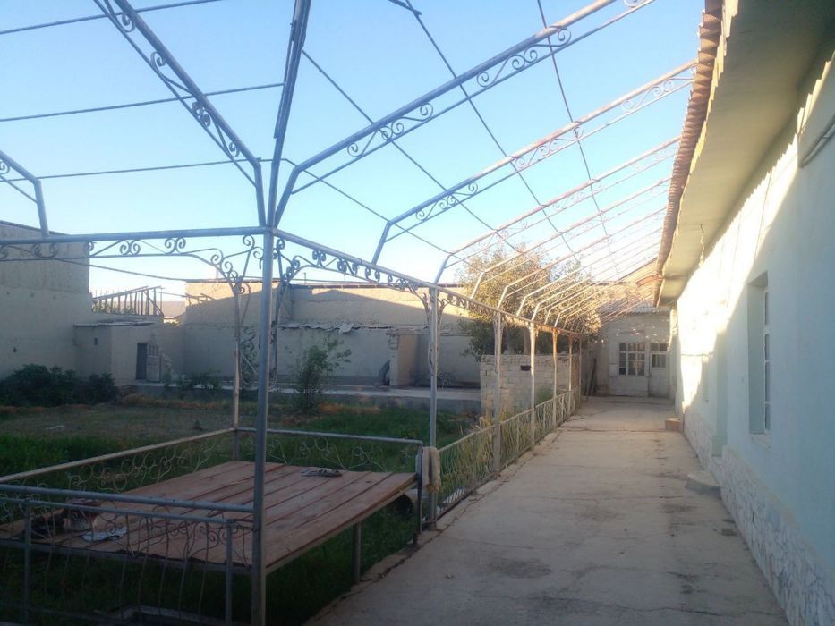 Uchastka hovli sotiladi 16 sotix