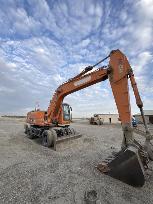 Dosan 210 solar ekskavator tez va arzon sotiladi