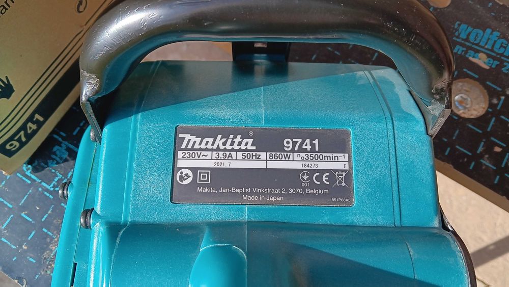 MAKITA 9741 Masina de slefuit cu perie 860W, 100x120mm NOU!