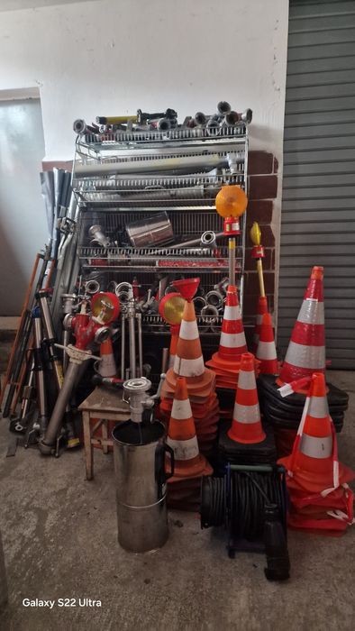 Accesorii pompieri Furtune 2/ 3 toli Scara Pisto  aparat respirat bute