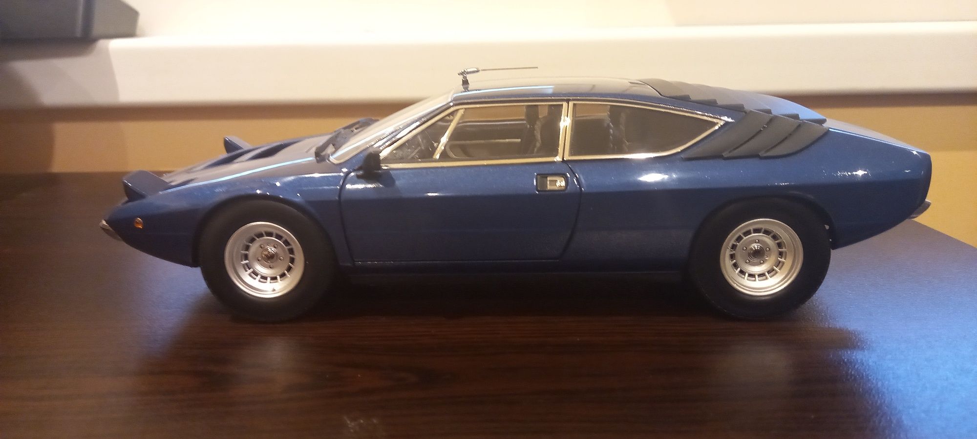 Lamborghi urraco 1973 kyosho 1:18