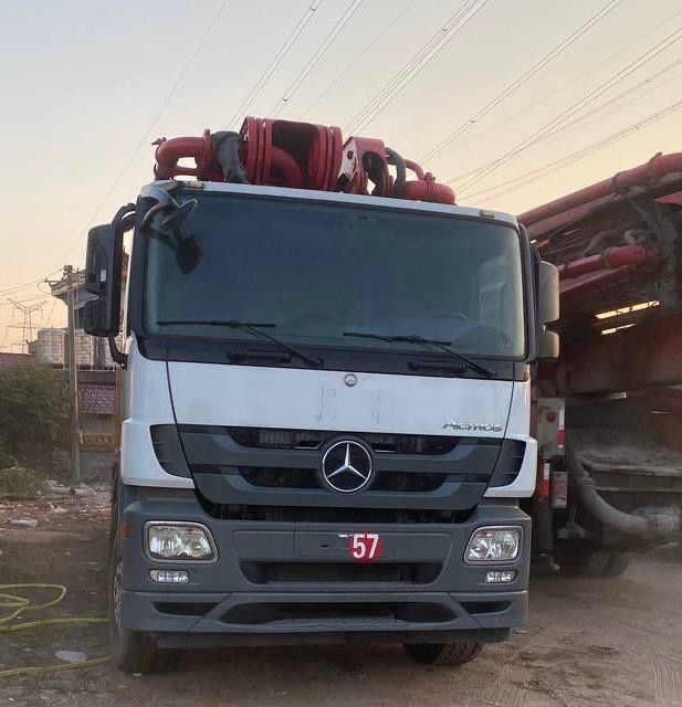 Автобетонасос Mercedes 56 метр