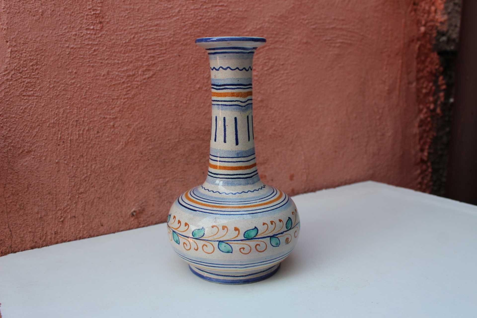 Vaza ceramica DERUTA, Majolica, Italia, lucrata manual