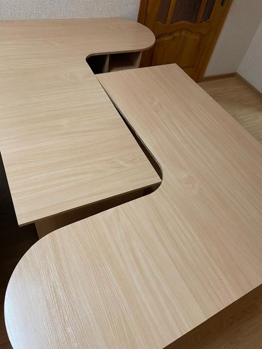 Продам офисные столы