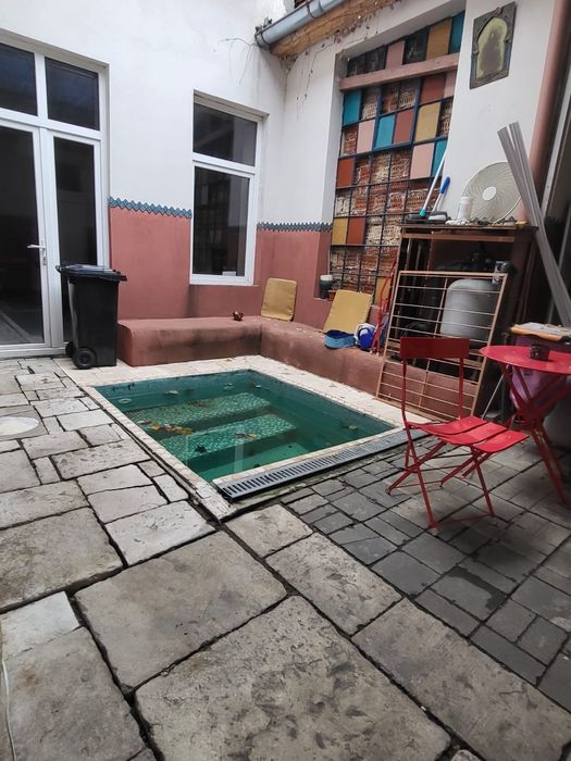 Showroom, magazin fizic, stradal,  parter, etaj, birouri,  total 212 m