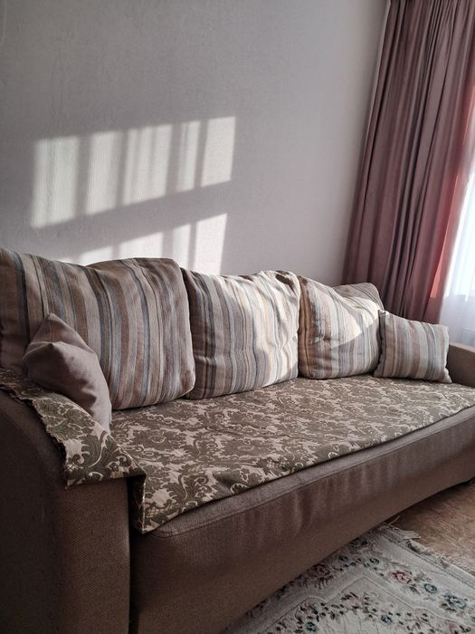 продам диван СРОЧНО.