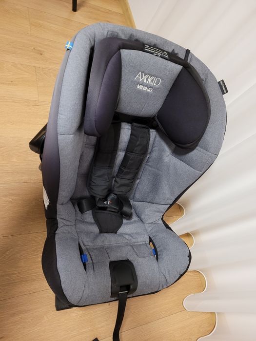 Vând scaun auto Axkid Minikid, stare excelentă