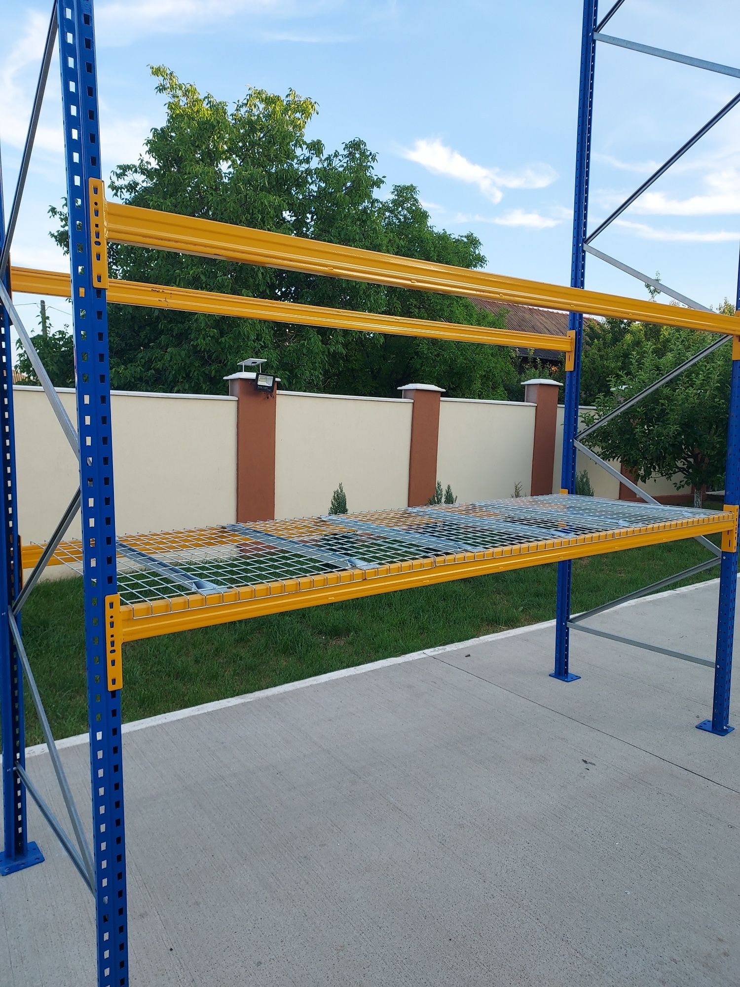 Rafturi metalice profesionale