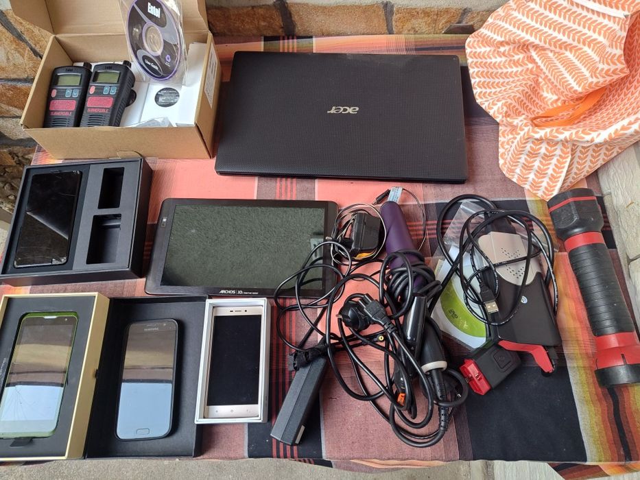Лот техника-телефони, лаптоп, диагностика и др.