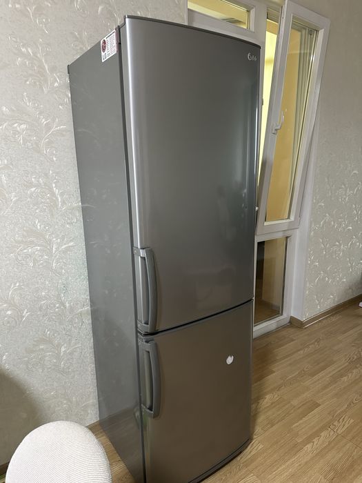 Продам холодильник LG