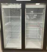 Продам холодильник для магазина или кафе