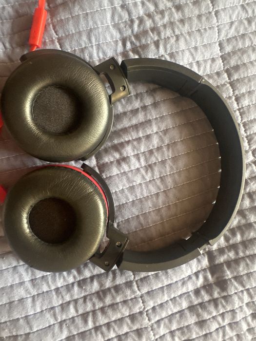 Продам проводные наушники