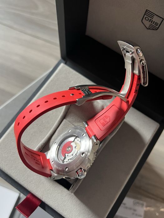 Оригинален мъжки часовник Oris Aquis Date Relief 43.5mm