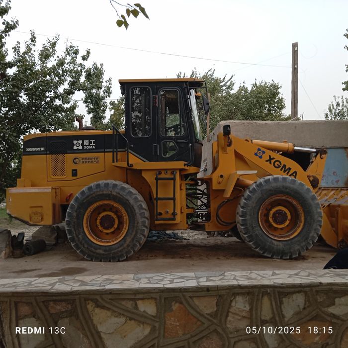 Пагрусчик 1.8 хгма сотилади