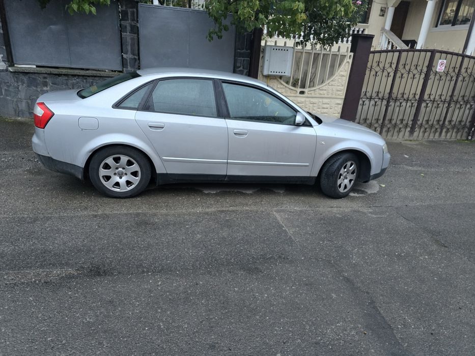 Vând Audi A4 B6 benzina+gpl