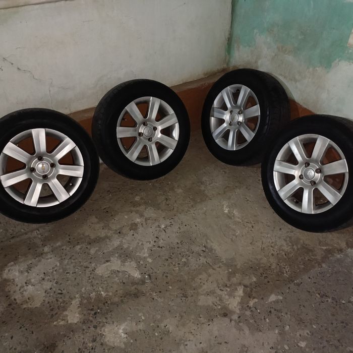 Сака диска сотилади. Балони ҳам ҳолати ўрта.