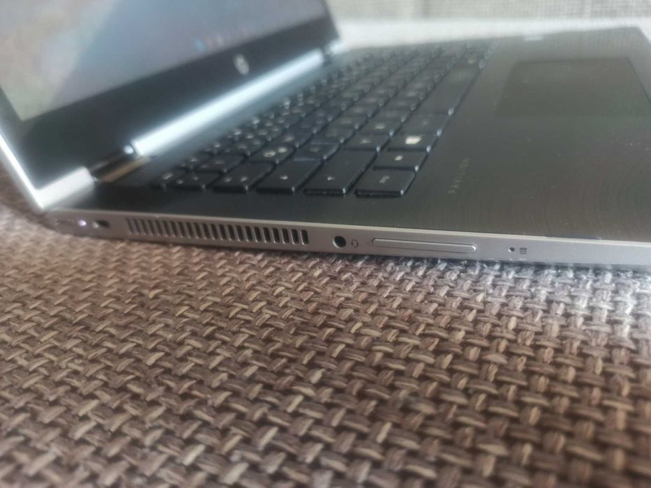 Сенсорный ноутбук-трансформер на базе Core i3-7100U