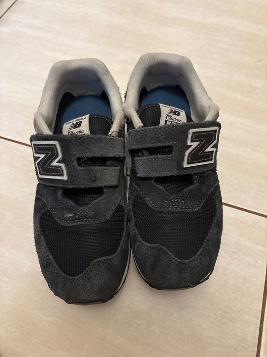 Vând pantofi sport New Balance, piele naturală antilopă, mărimea 35