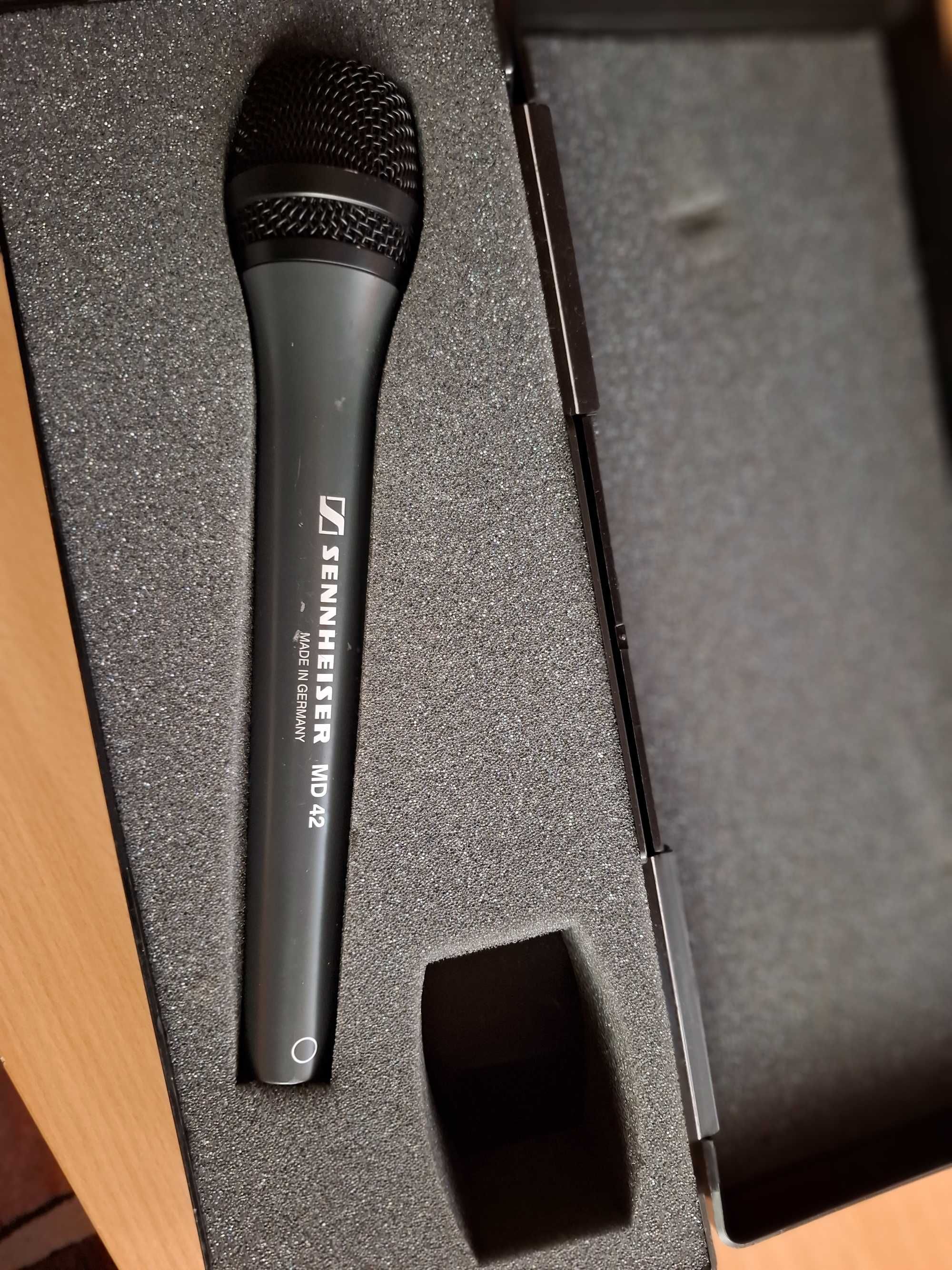 Microfon Sennheiser MD 42 de colecție, original Germania, la cutie