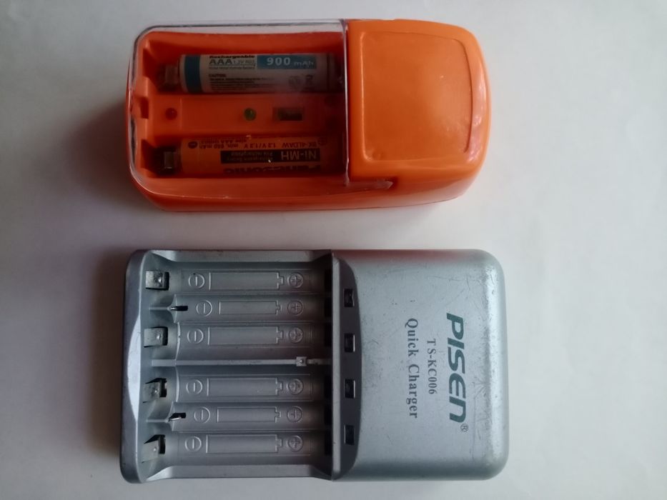 Зарядные устройства для пальчиковых батареек и аккумуляторов