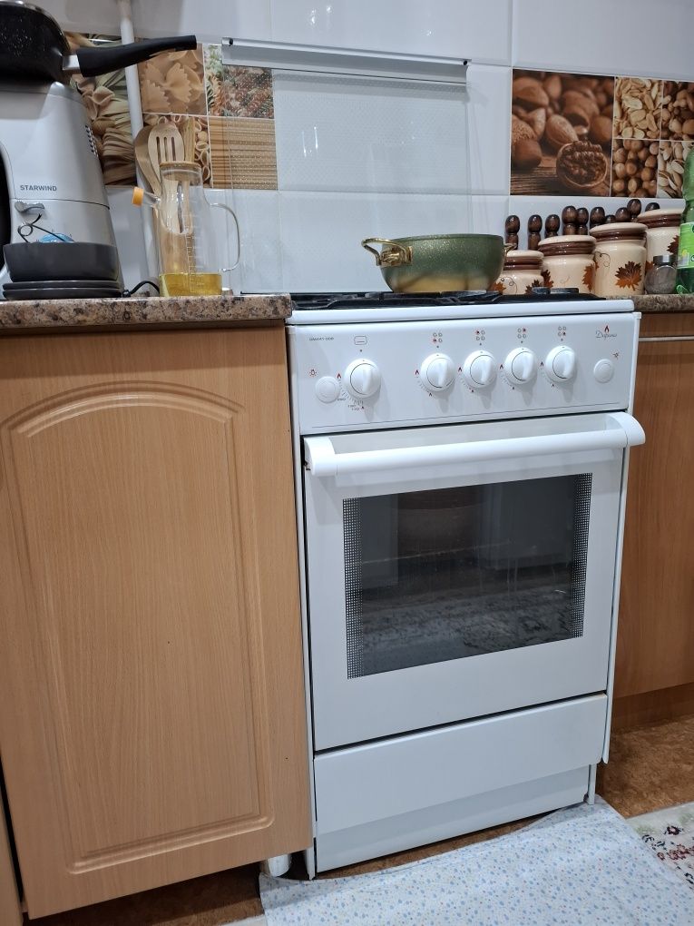 Продам газовую плиту GM441 008