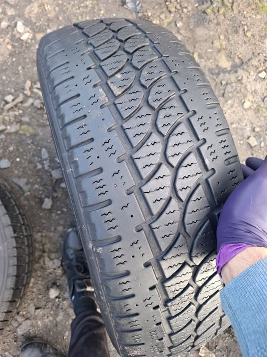 Vand 1 anvelopa 225 65 16 C taurus de iarna bun dot 2024