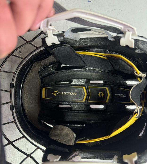 Каска за хокей на лед Easton E700