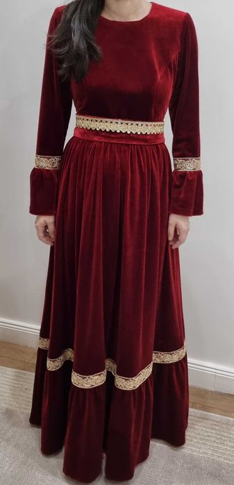 Платье из бархата