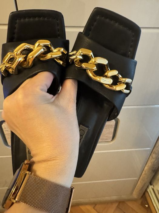 Saboti din piele il passo