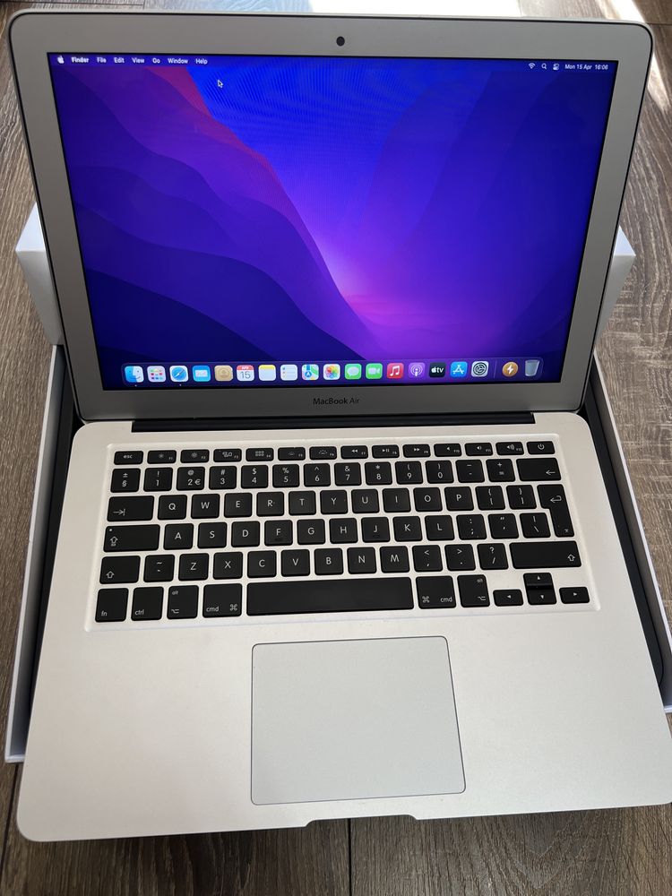 Macbook Air 2017 8gb ssd 128gb + adaptor de ssd m2 fullbox impecabil