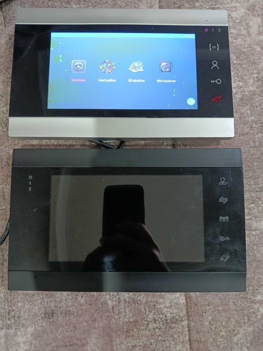 Продам 2 монитора от домофона