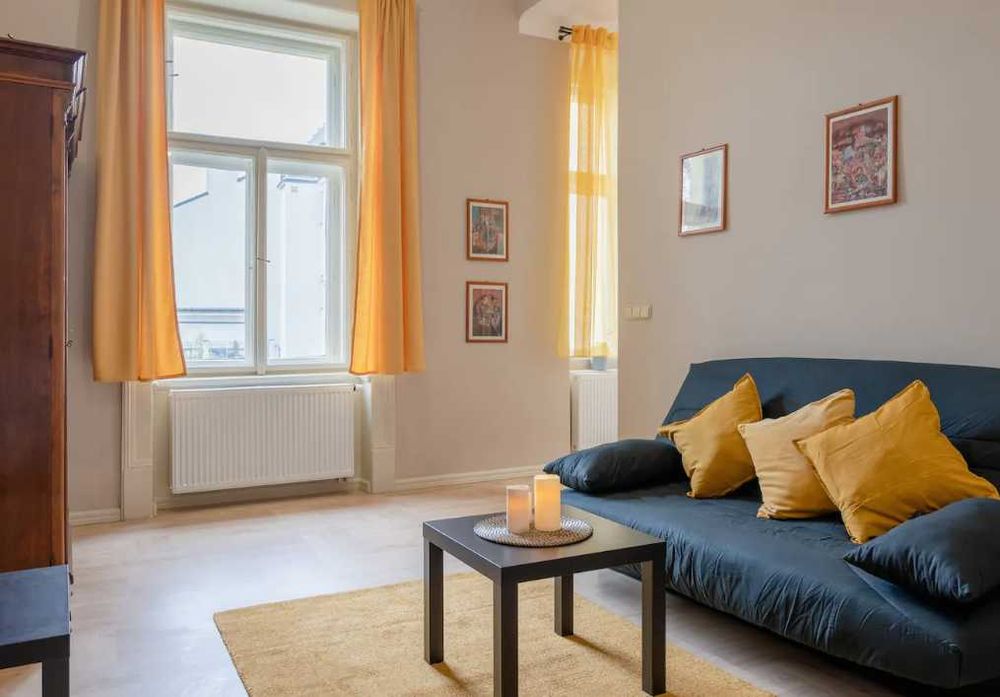 Дава се под наем Двустаен апартамент в Пловдив, Гагарин - 55 кв.м за 239.7 € - Снимка #2