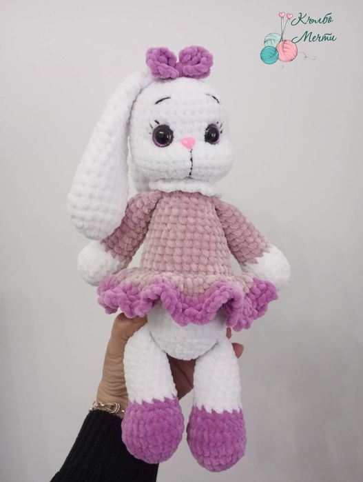 Плюшено ръчно изплетено зайче