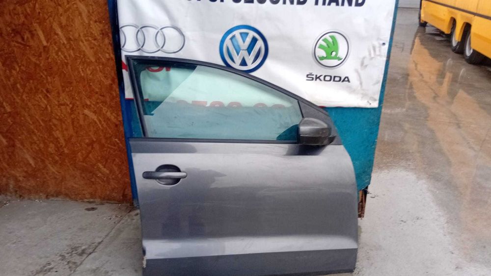 Usa fata dreapta cu mic defect VW Polo V Hatchback (6R1, 6C1)