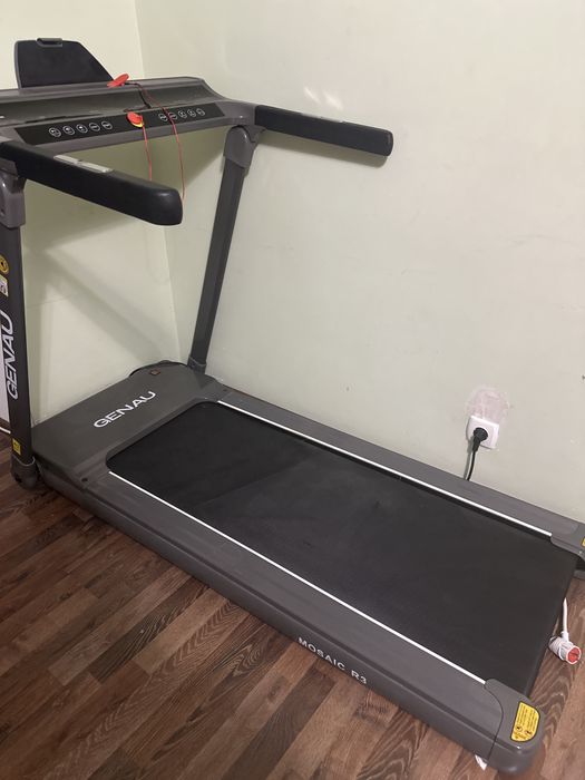 Продам беговую дорожку Genau Mosaik R3  в отличном состоянии