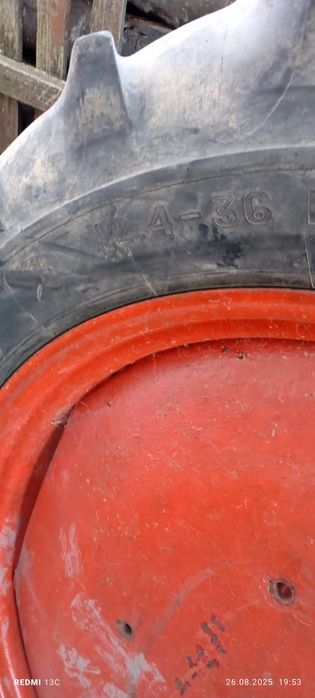 Vând roți de tractor