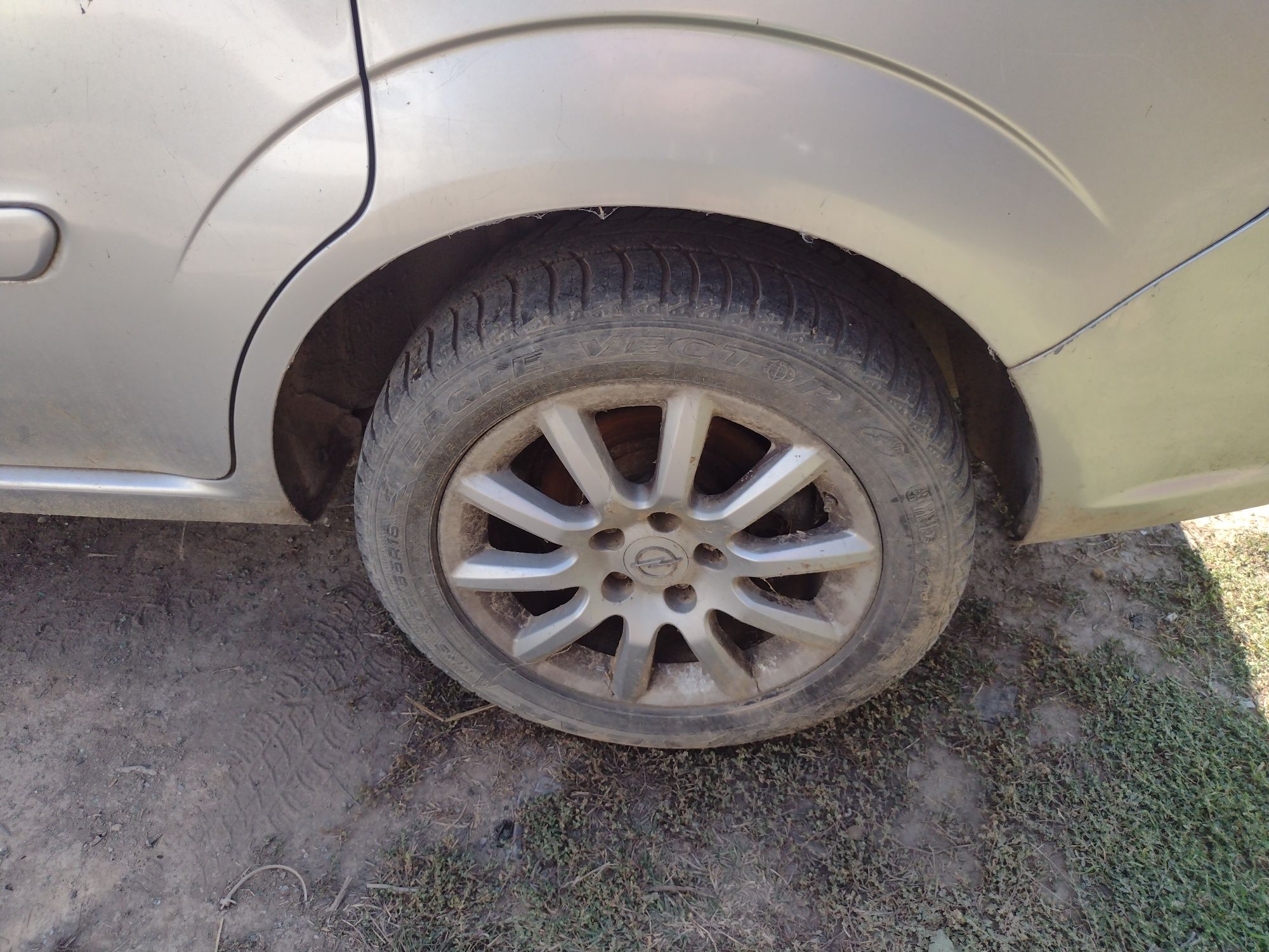 Опел Зафира Opel Zafira B 1.9 на части