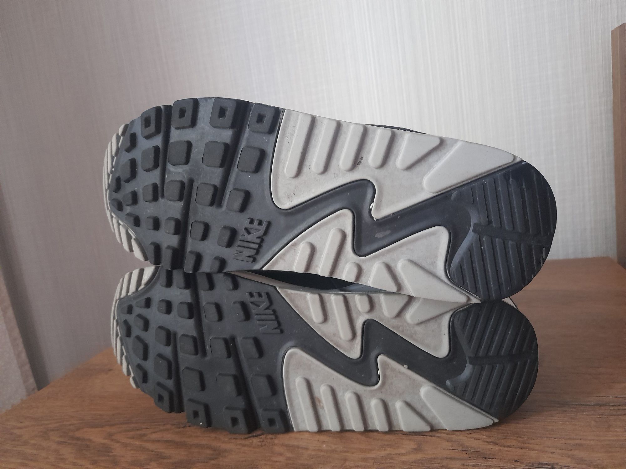 Nike Air max 90 маратонки 39 номер.