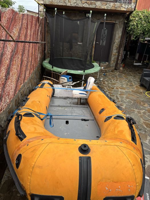 Barca RIB 4,60m +motor 7,5 cp 4 timpi