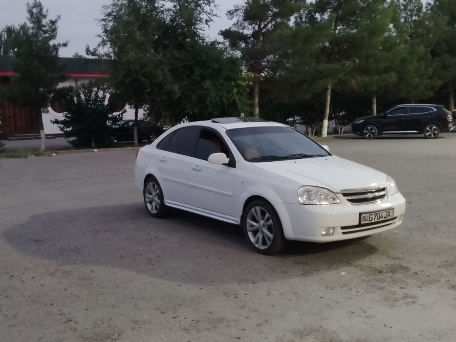 Avtomobil lasettiy